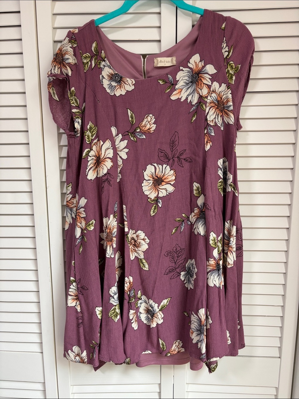 Altar'd State Mauve Floral Scoop Neck Tunic
